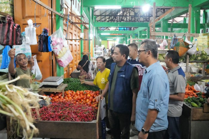 Sidak Pasar, Pj Wali Kota Sabang: bahan pangan tersedia dan harga terpantau stabil
